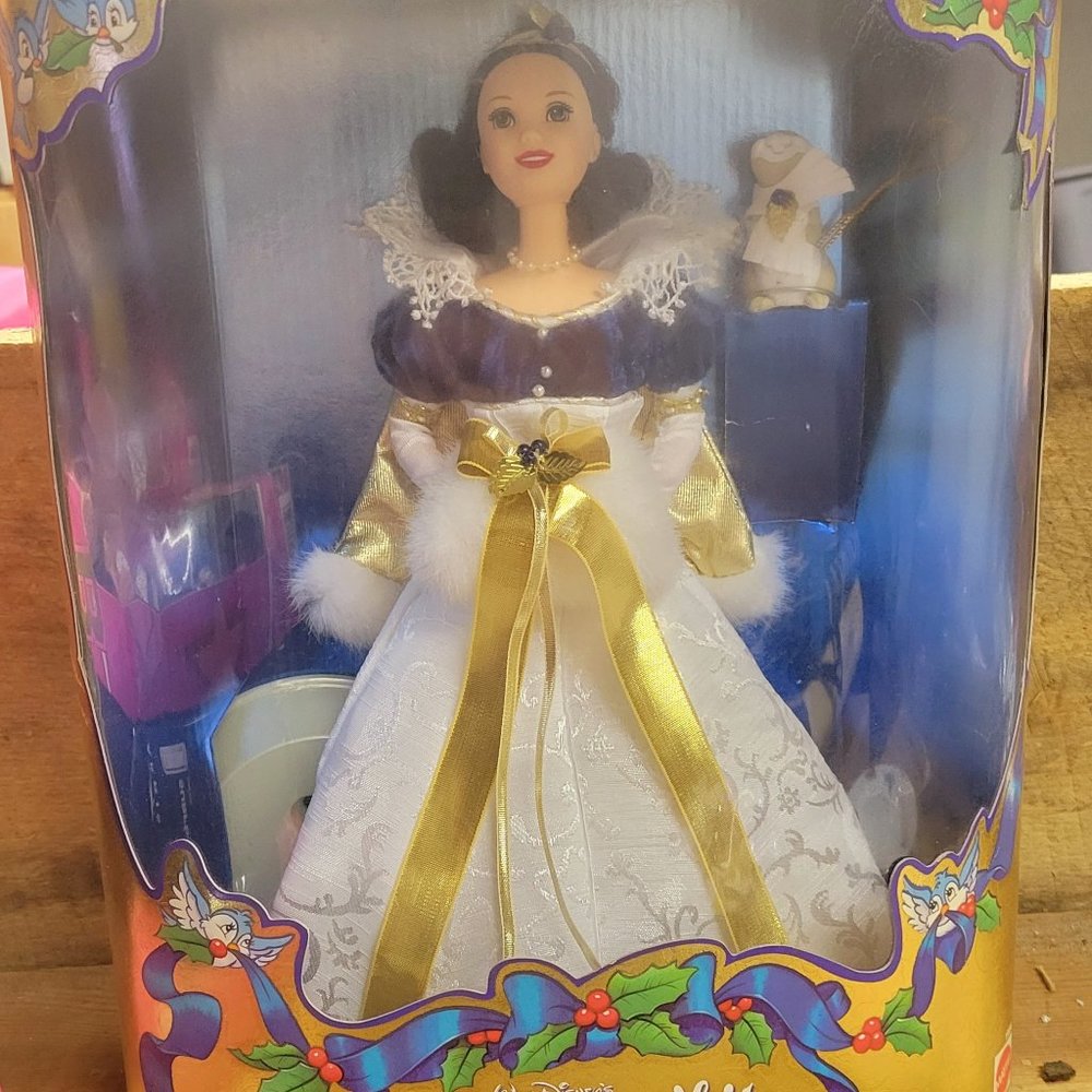 Rare Walt Disney Holiday Collection Princess Snow White Doll New In Box